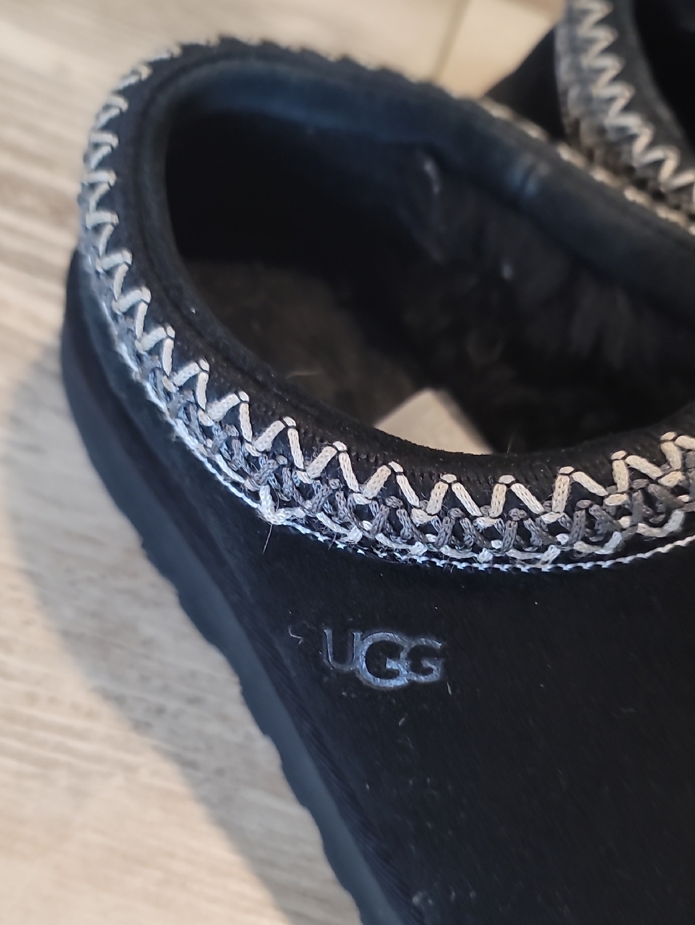 Cute UGG Slippers - Picture 2 of 3
